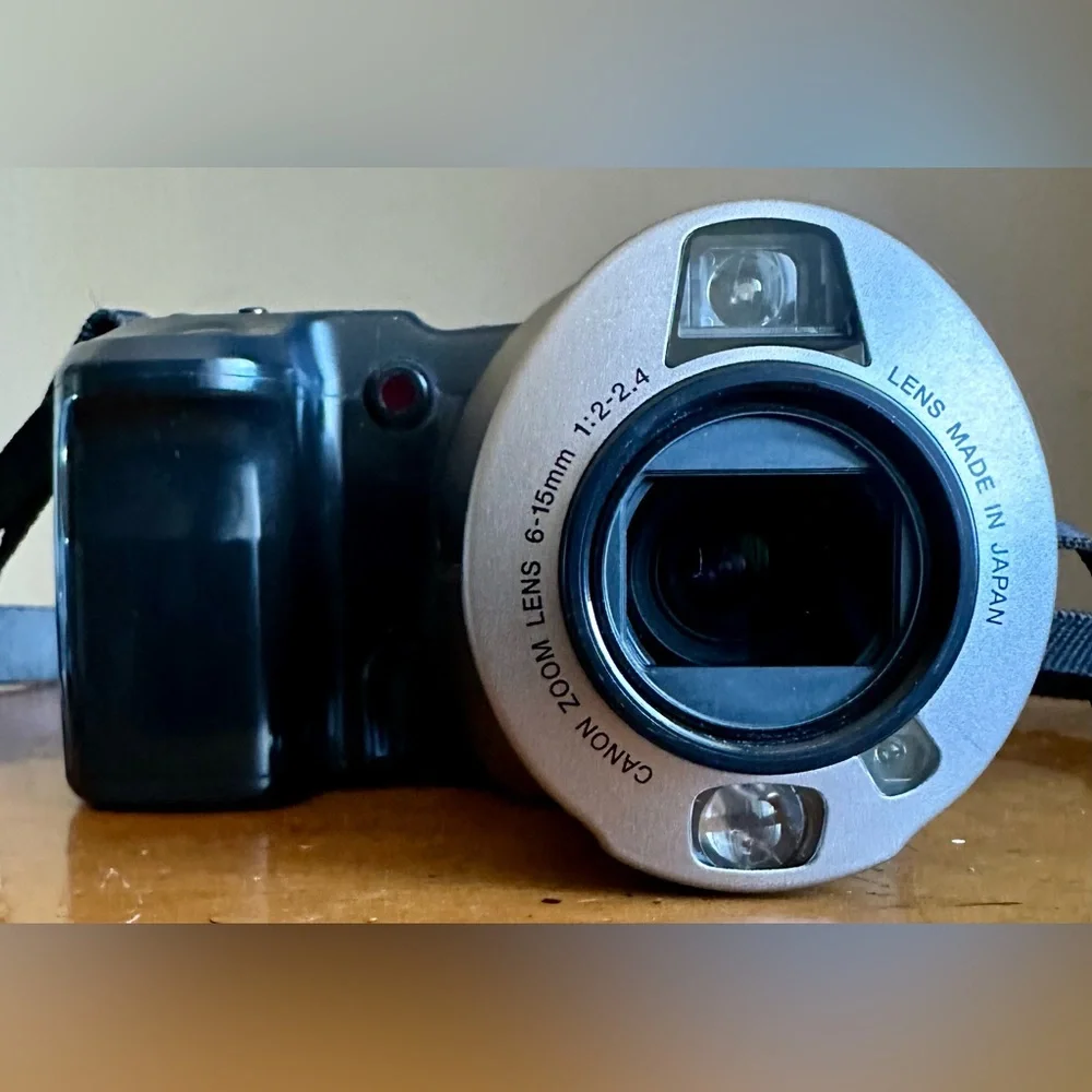 Vintage Canon PowerShot Pro70 CCD Digital Bridge Camera 6-15mm Zoom Lens Japan